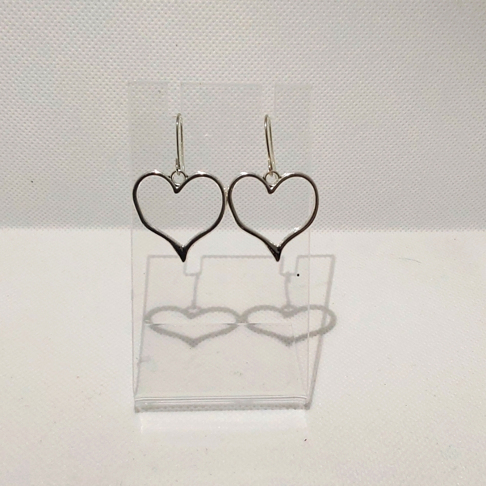 New retro heart-shaped earrings